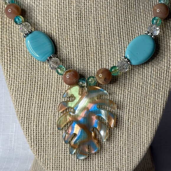 Handcrafted “The Tropical Leaf” Necklace - Picture 2 of 6